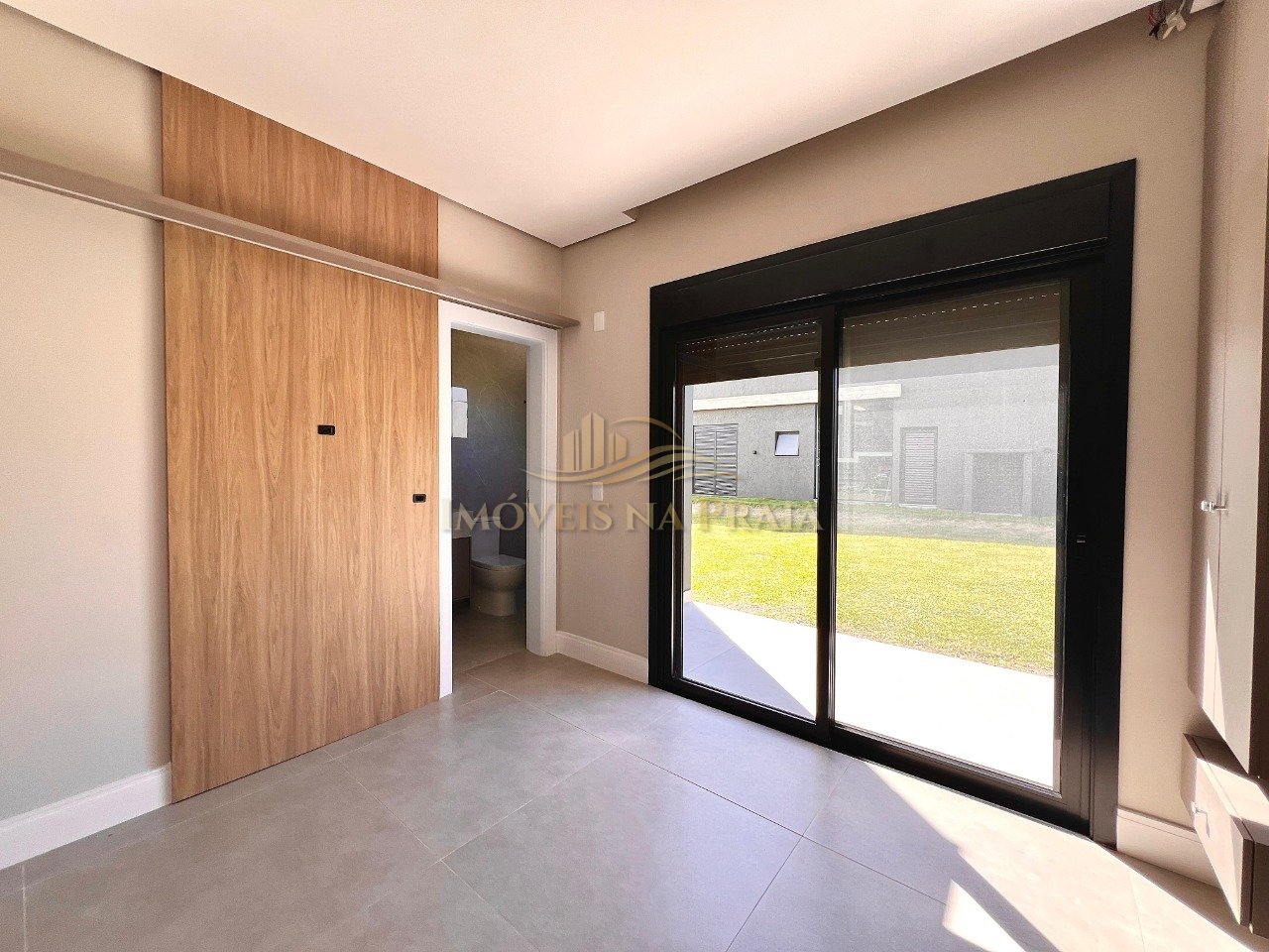 Foto 17 — Casa em Condomínio 4 Dormitório(s) Bairro Sunset