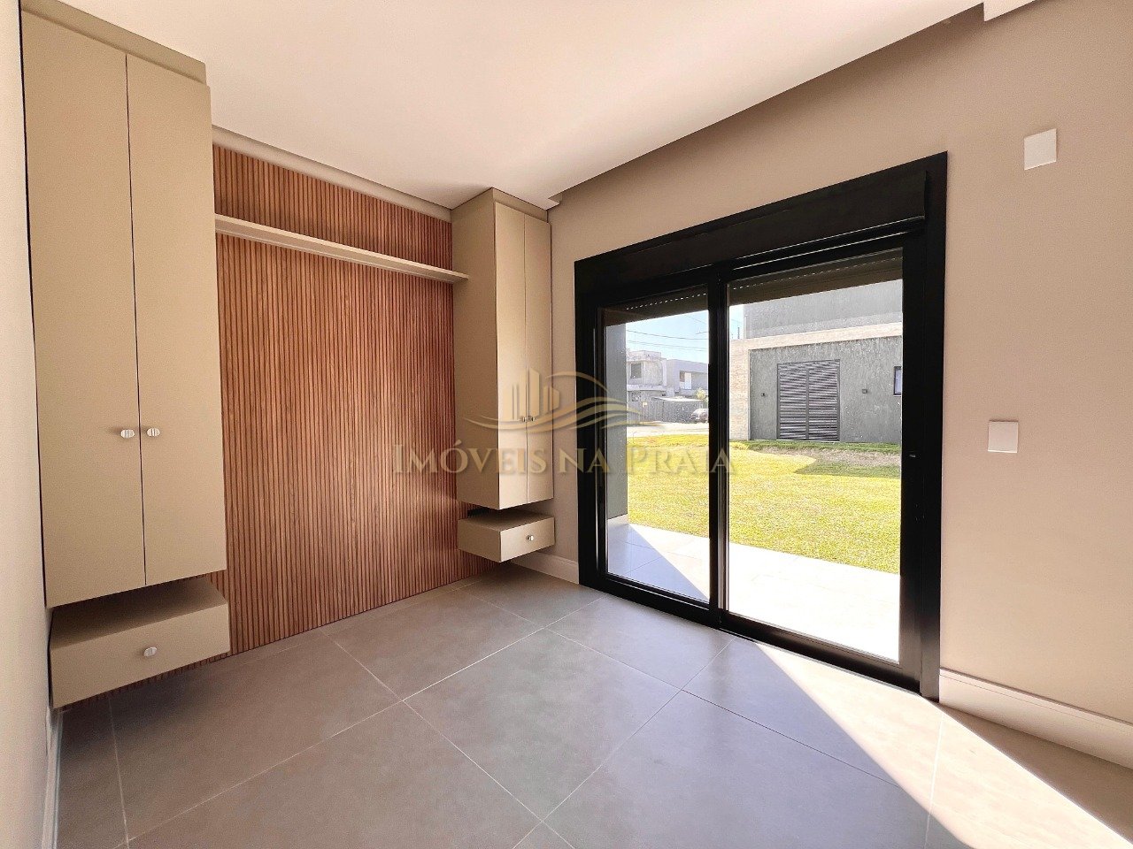 Foto 10 — Casa em Condomínio 4 Dormitório(s) Bairro Sunset