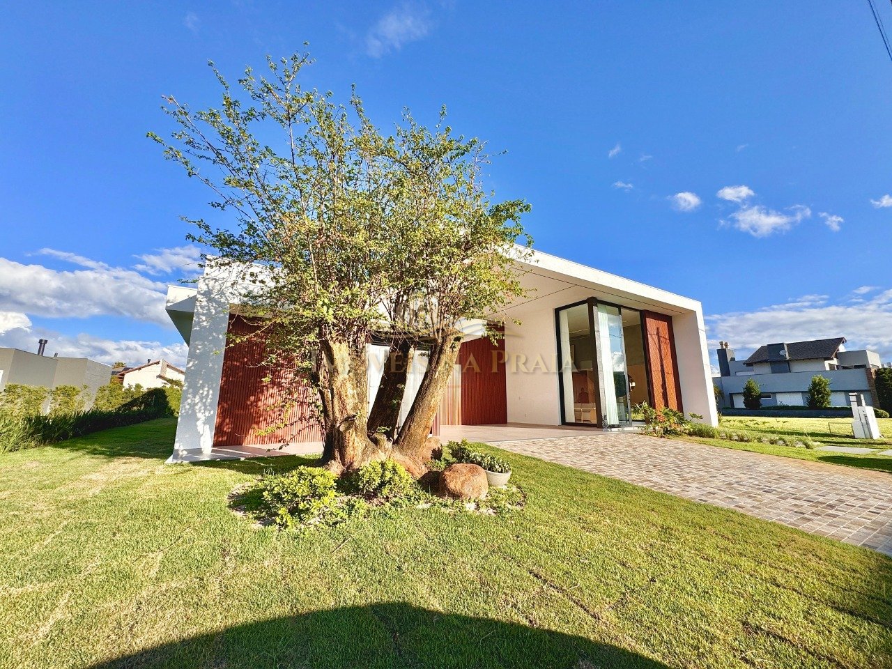 Casa em Condomínio 4 Dormitório(s) Bairro Lagoa do