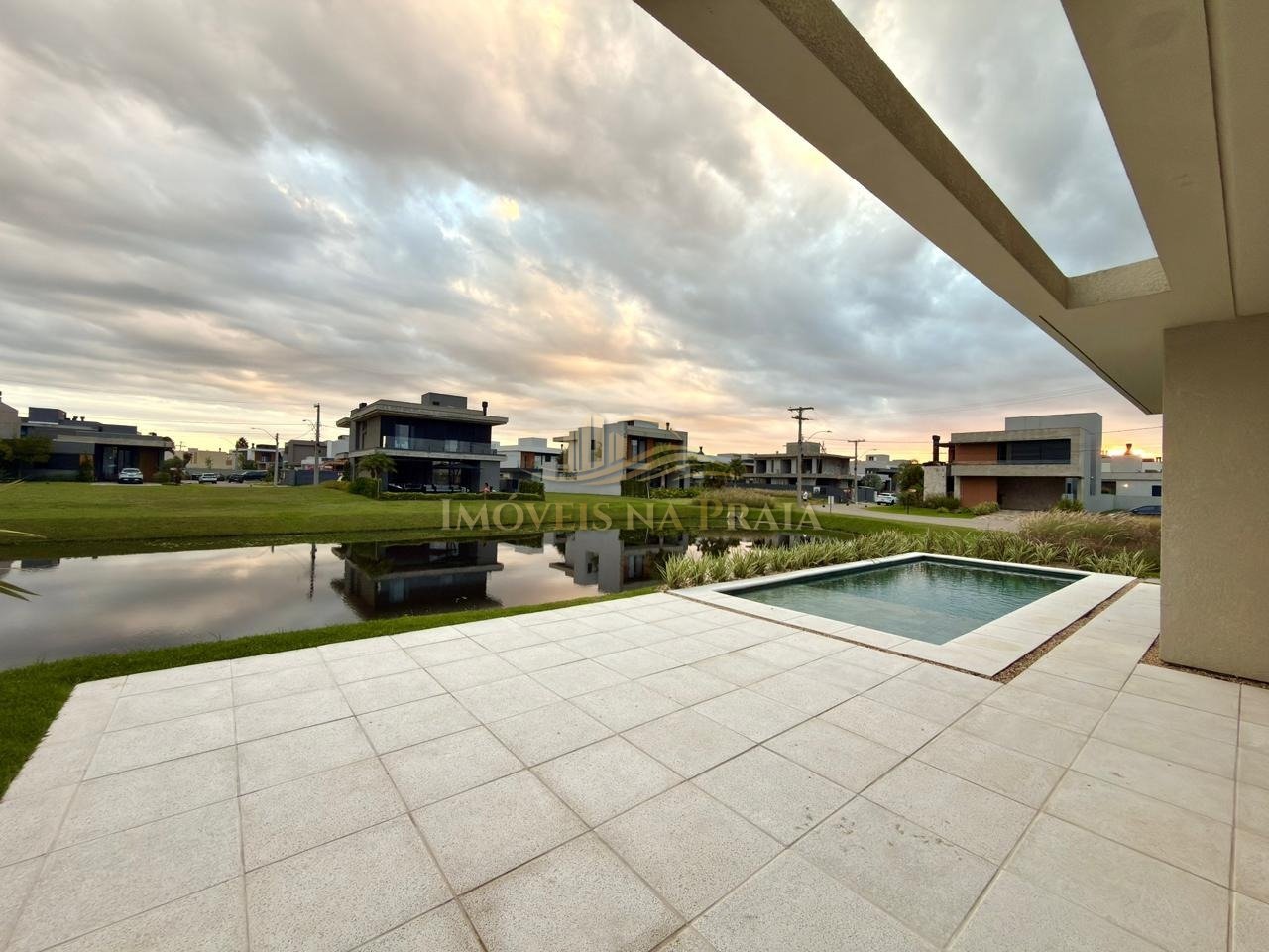 Foto 26 — Casa em Condomínio 4 Dormitório(s) Bairro Sunset