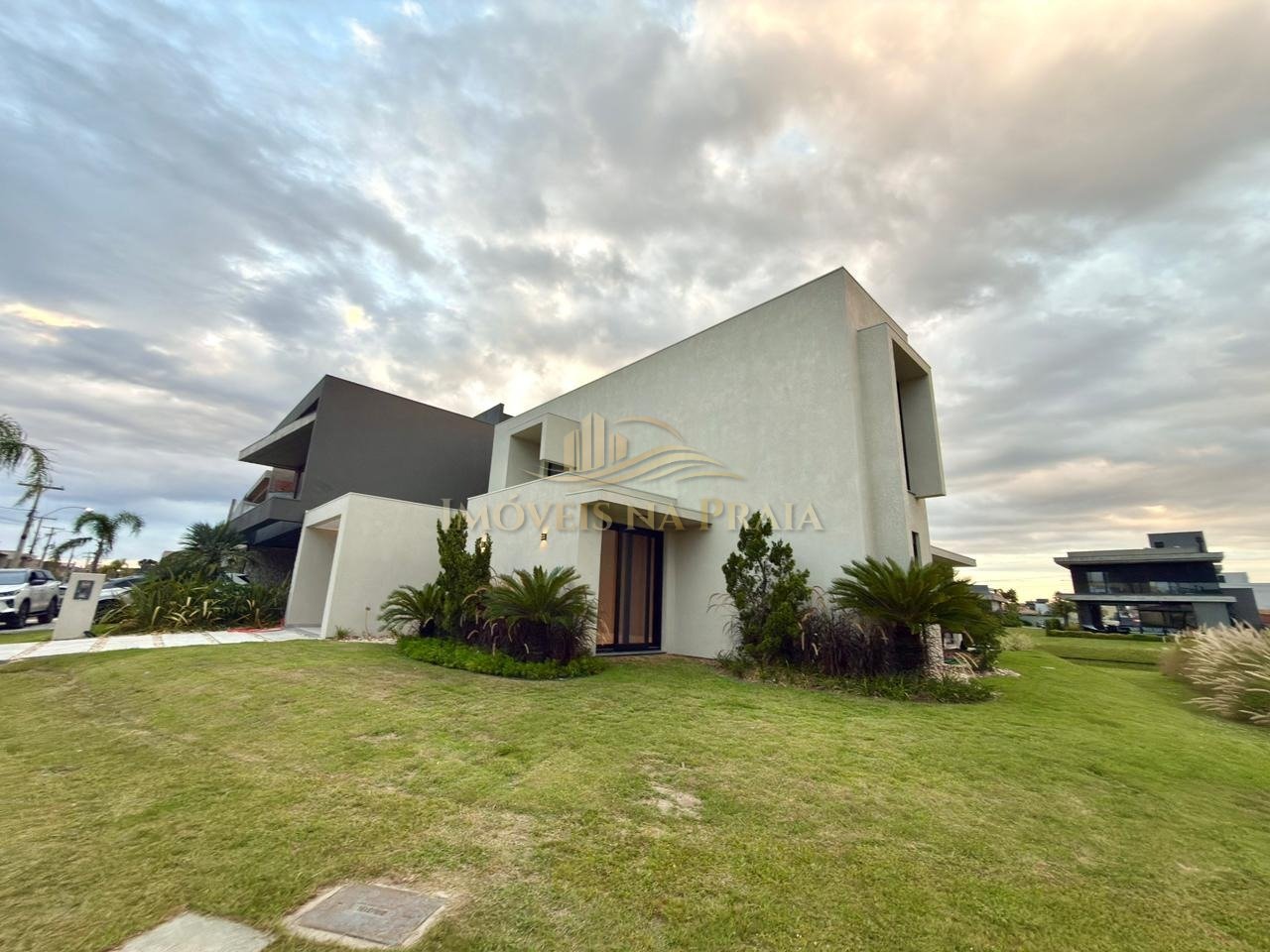 Foto 2 — Casa em Condomínio 4 Dormitório(s) Bairro Sunset