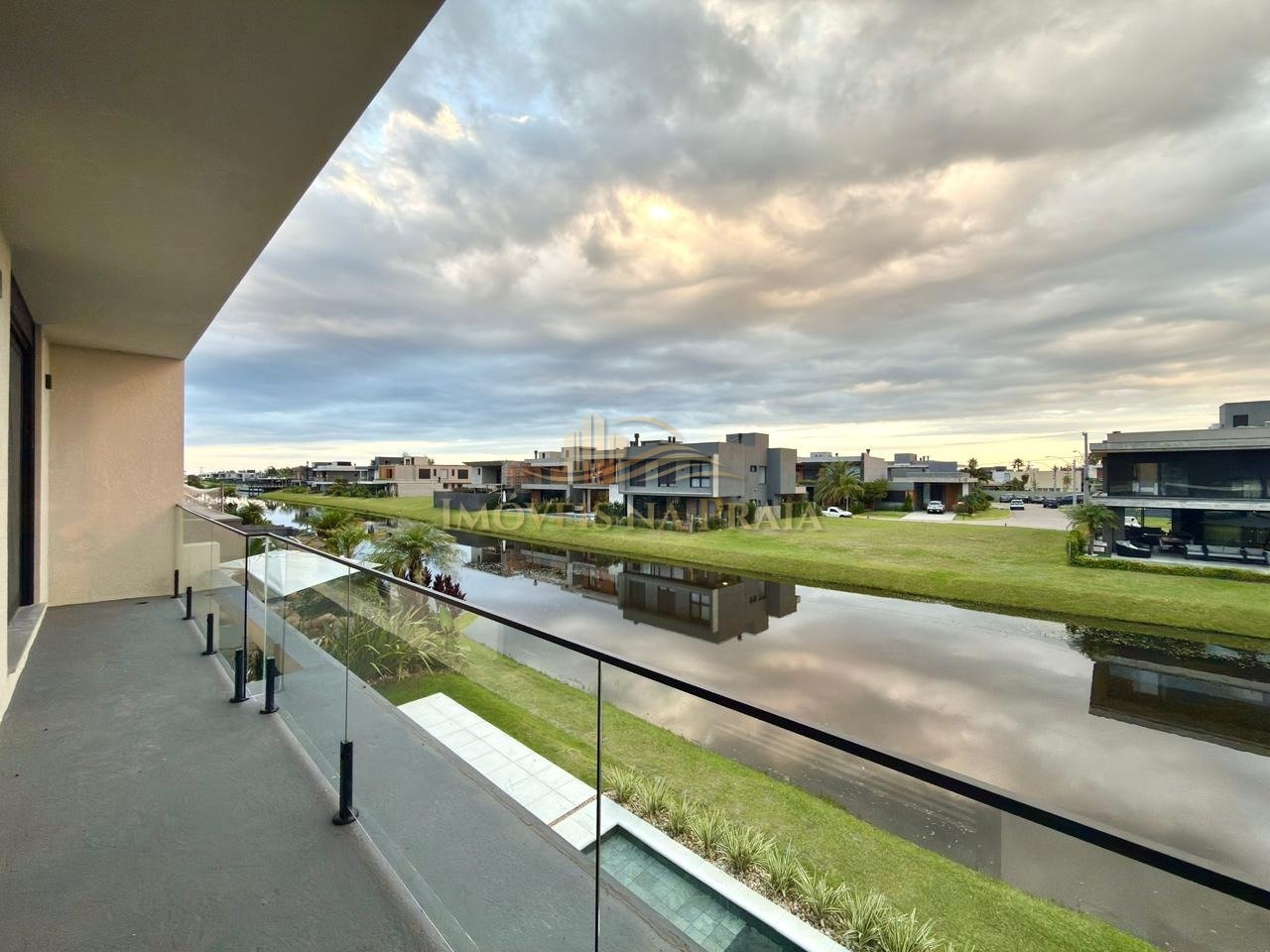 Foto 13 — Casa em Condomínio 4 Dormitório(s) Bairro Sunset