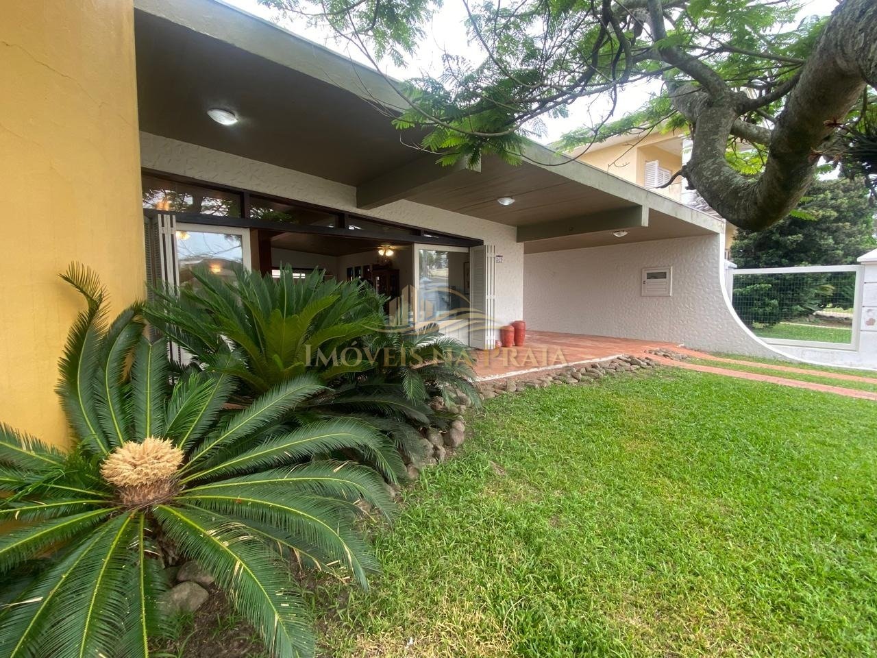 Foto 2 — Casa 4 dormitórios no bairro Atlântida