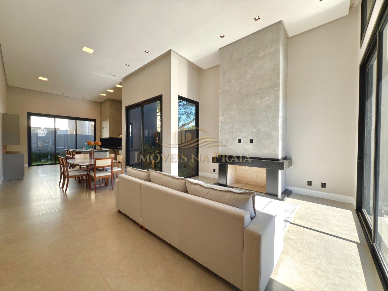 Foto 3 — Casa 4 dormitórios no bairro Noiva do Mar