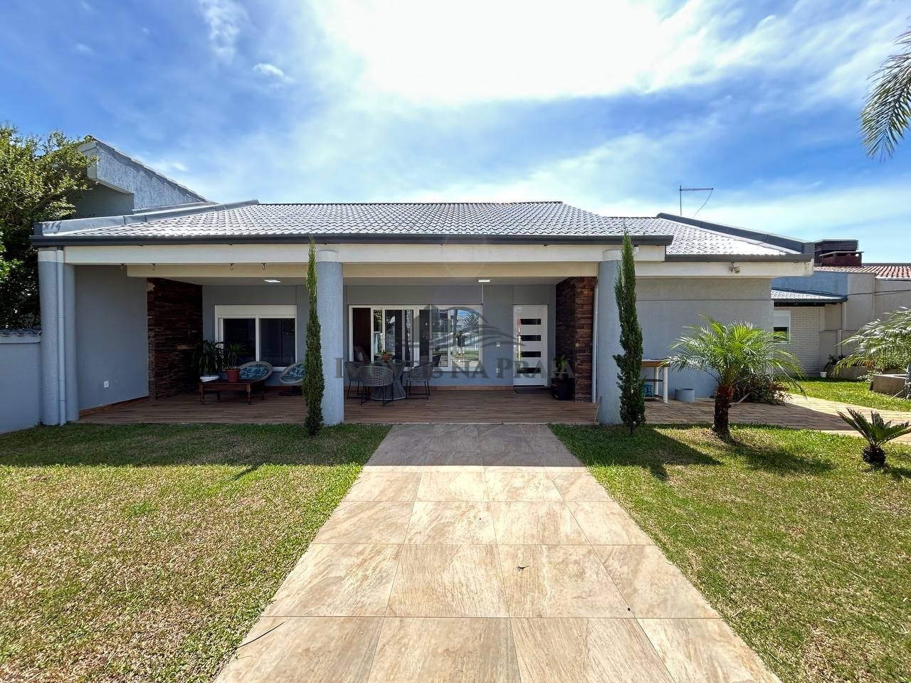 Foto 2 — Casa 4 dormitórios no bairro Atlântida