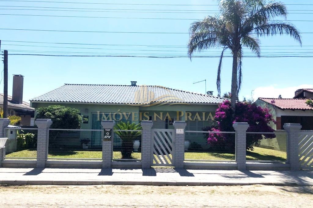 Casa 4 dormitórios no bairro Atlântida