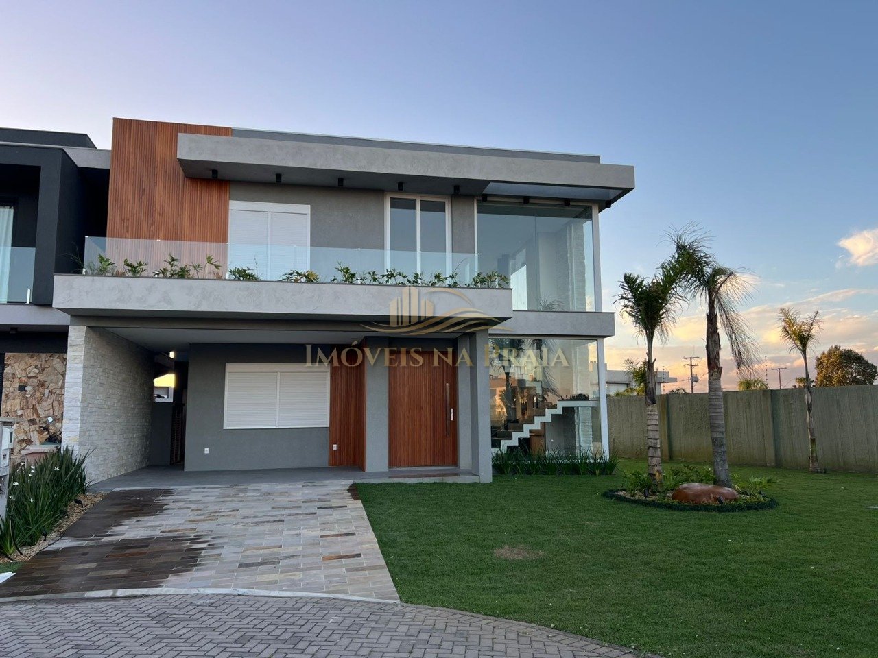 Casa em Condomínio 4 dormitórios no bairro Sunset