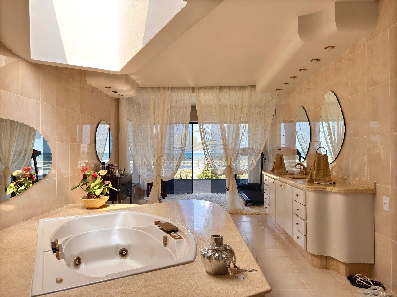 Foto 32 — Casa 5 dormitórios no bairro Noiva do Mar