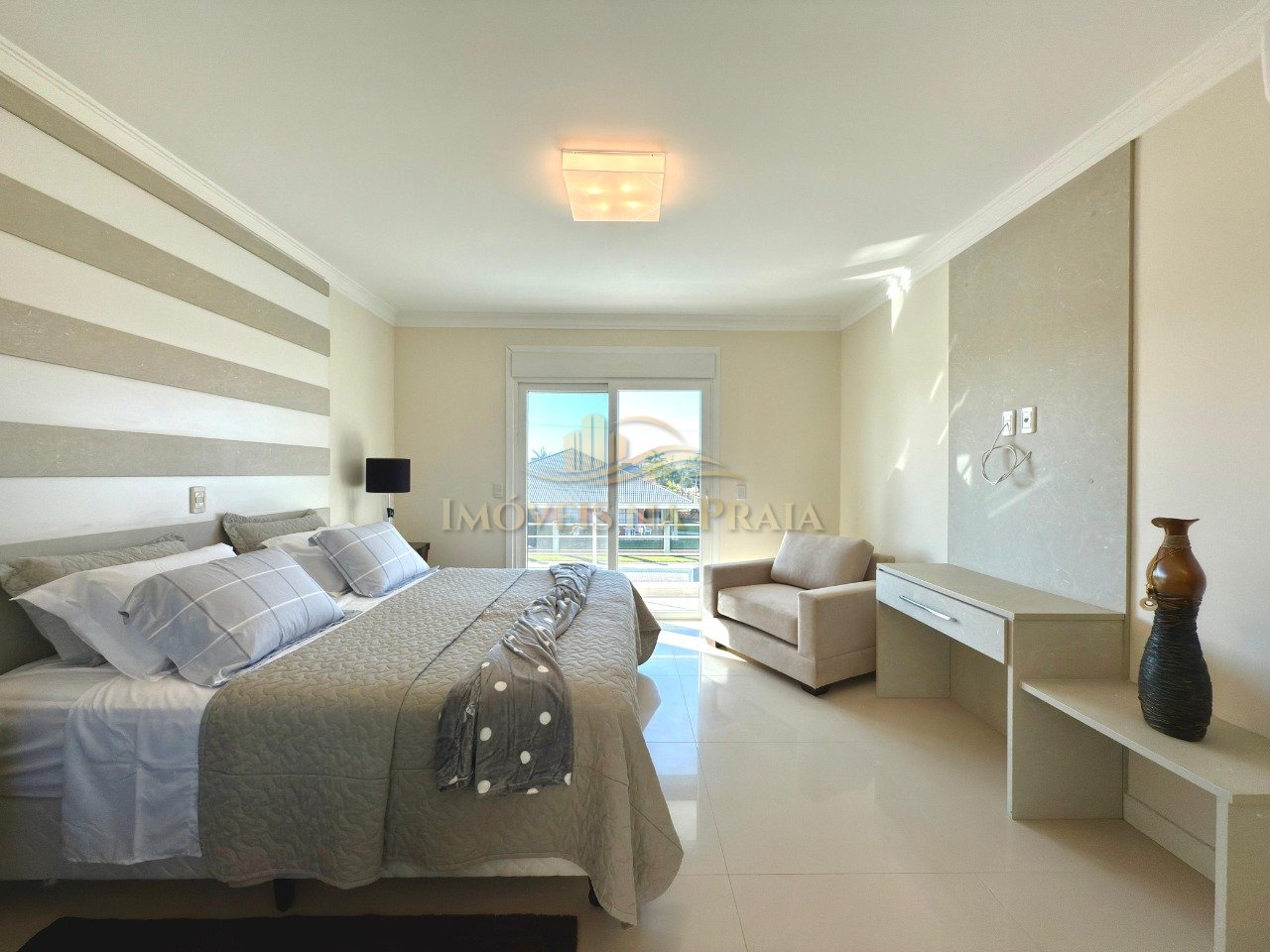 Foto 33 — Sobrado no Centro de Xangri-Lá