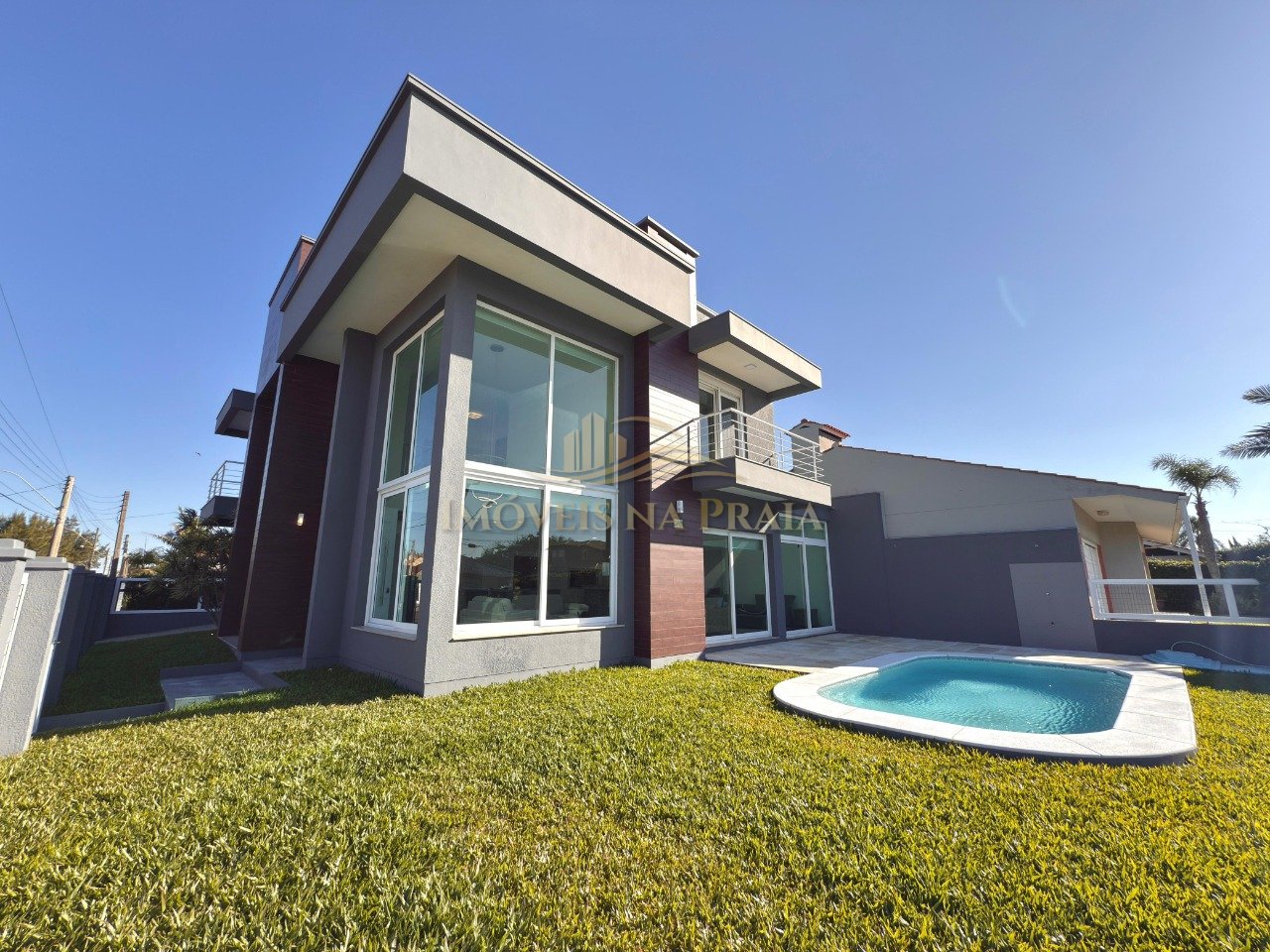 Foto 2 — Sobrado no Centro de Xangri-Lá