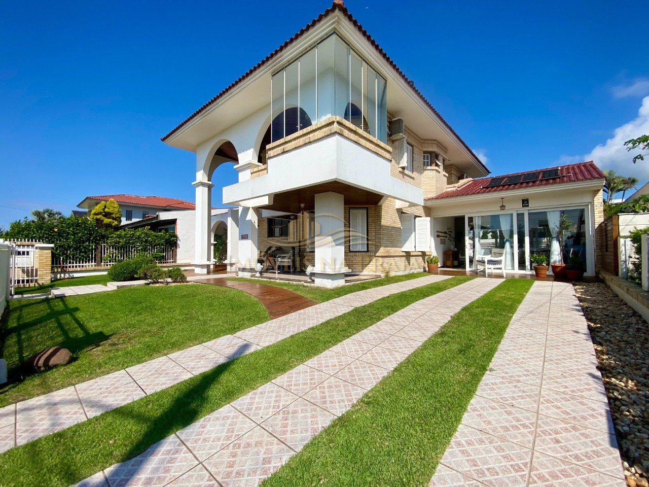 - Localizado na Região do Caburé