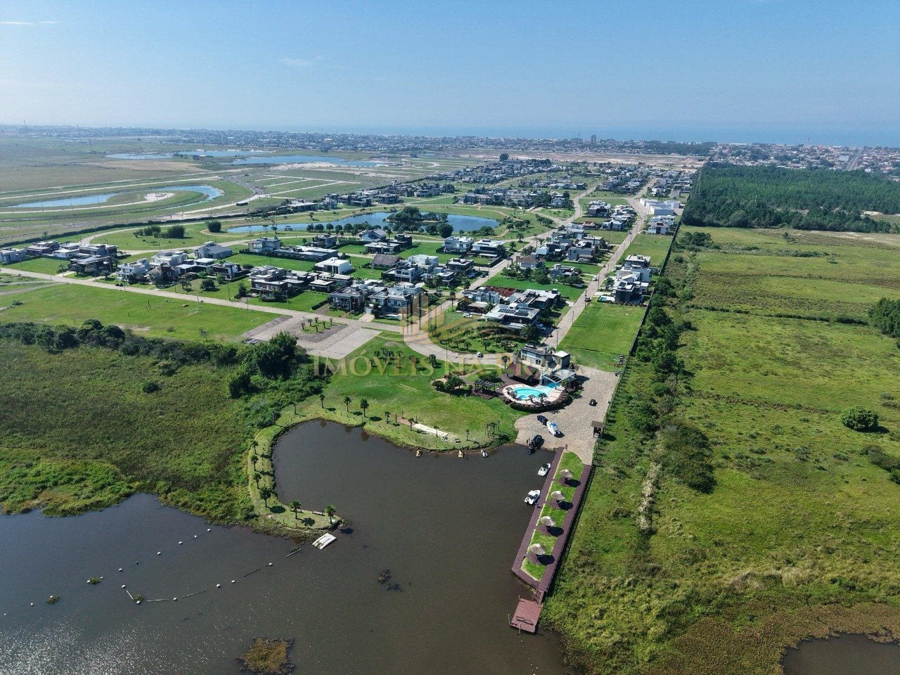 Foto 3 — Casa em Condomínio 4 dormitórios no bairro Lagoa do Passo Village Park