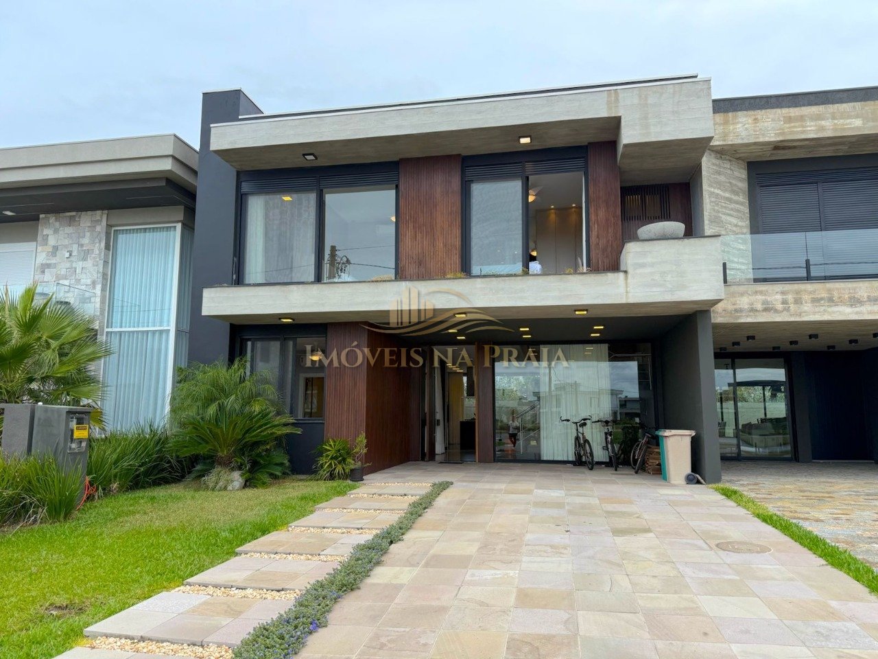 Casa em Condomínio 5 dormitórios no bairro Sunset