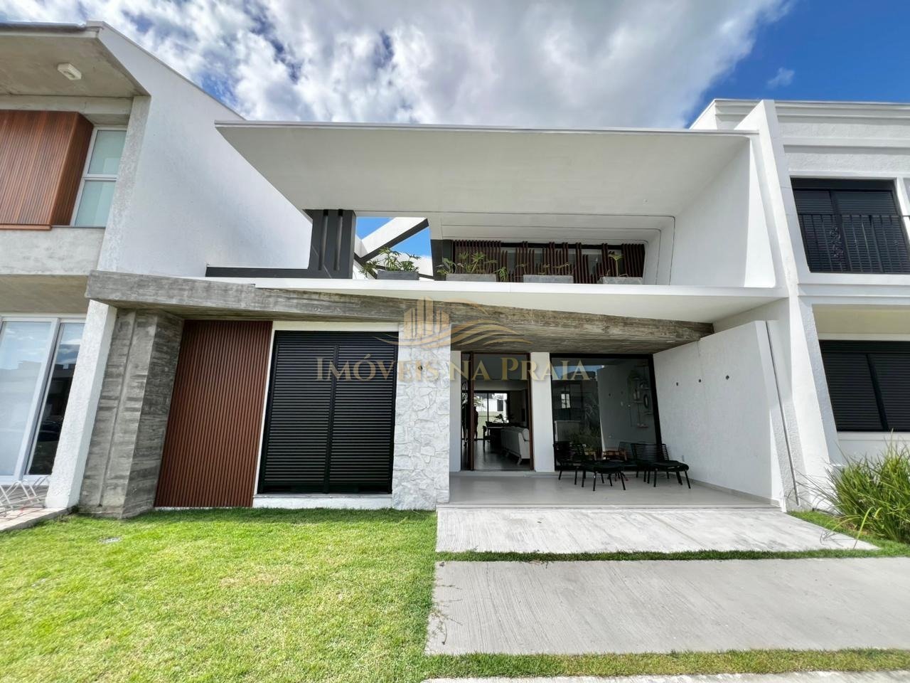 Casa em Condomínio 4 dormitórios no bairro Sunset