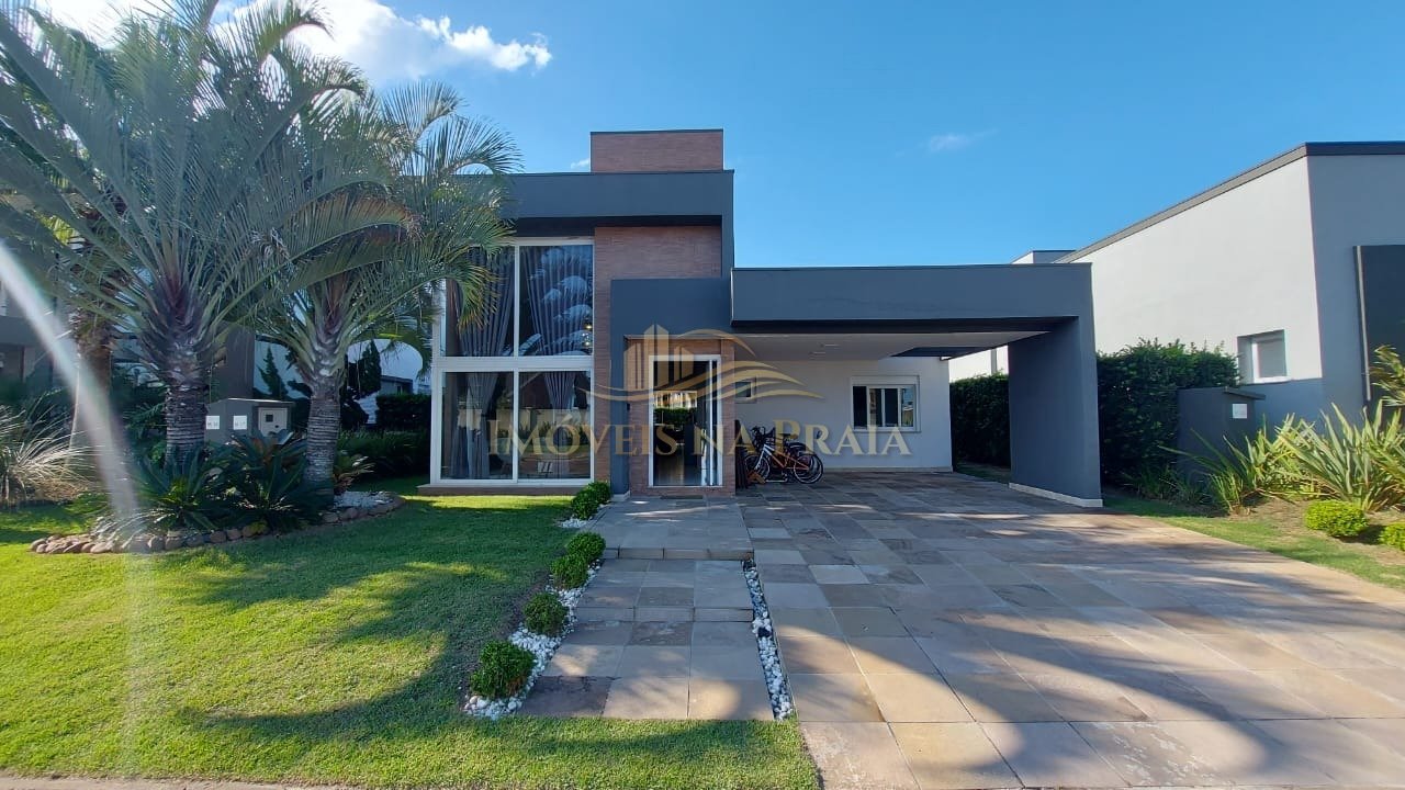 Casa em Condomínio 4 Dormitório(s) Bairro Malibu B