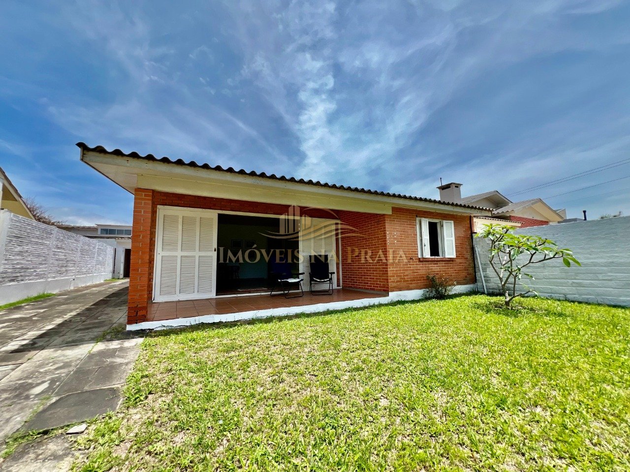 Casa 3 dormitórios no bairro Rainha do Mar