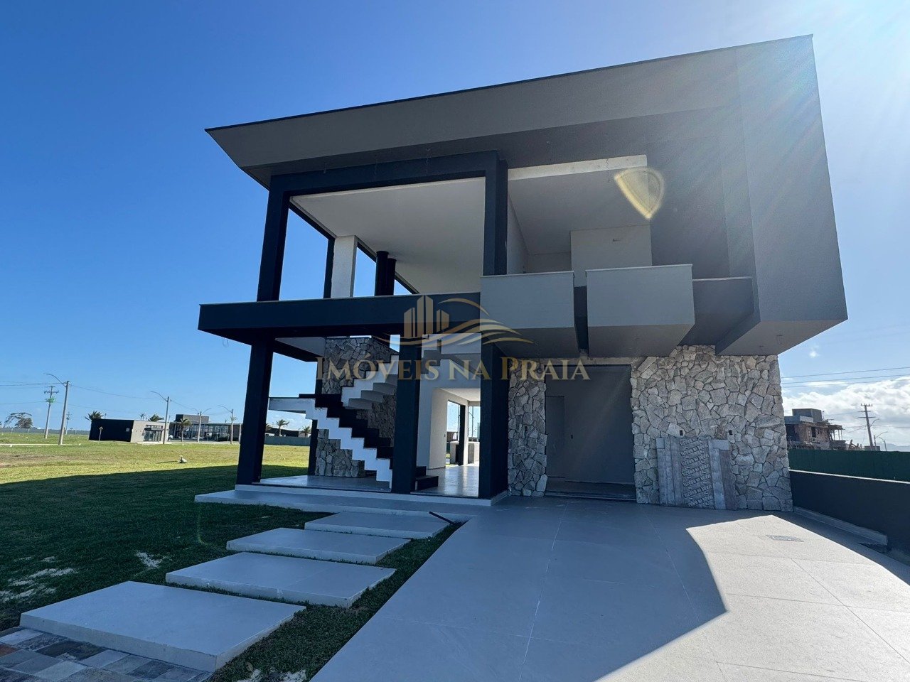 Casa em Condomínio 4 dormitórios no bairro Allure Beach Condo