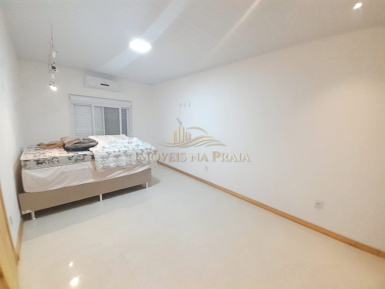 Foto 11 — Casa 4 dormitórios no bairro Centro