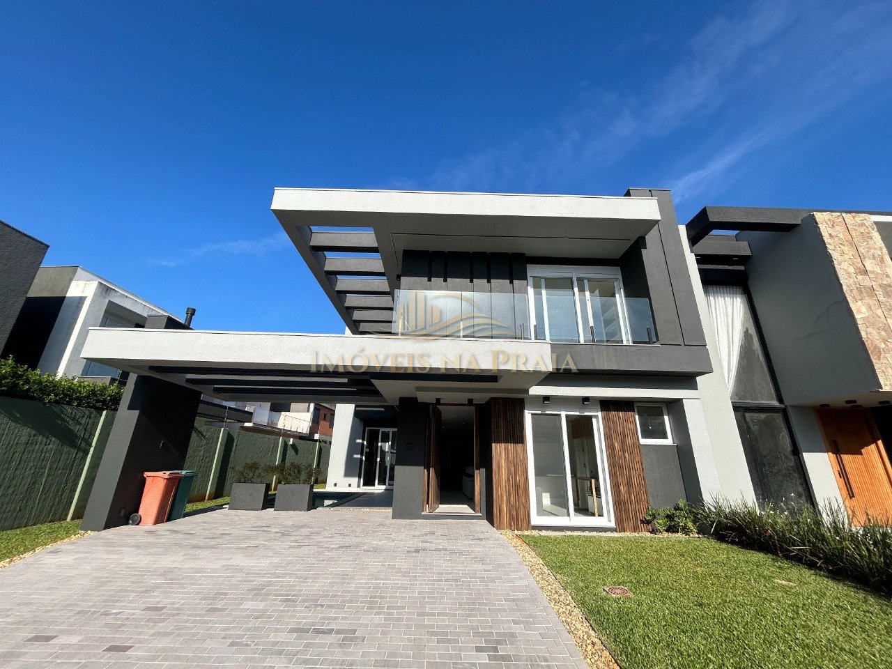 Casa em Condomínio 5 dormitórios no bairro Sunset