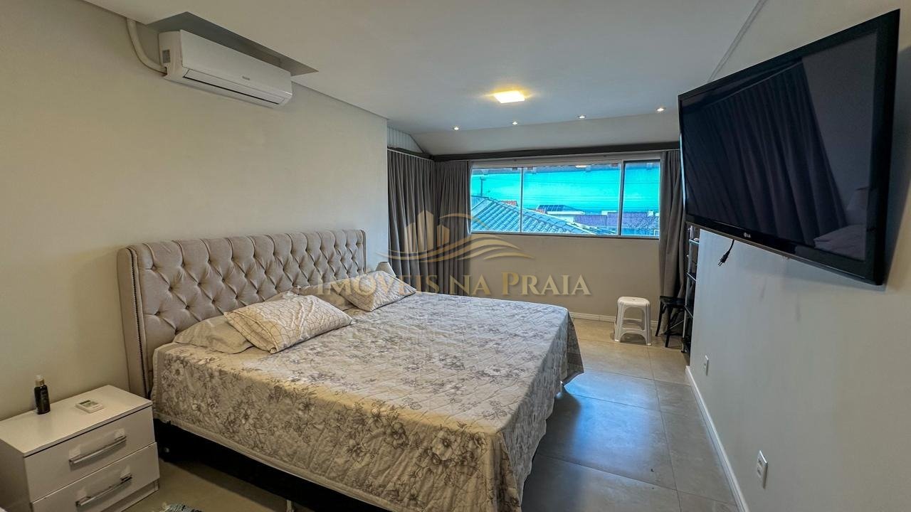 Foto 75 — Casa 4 dormitórios no bairro Rainha do Mar