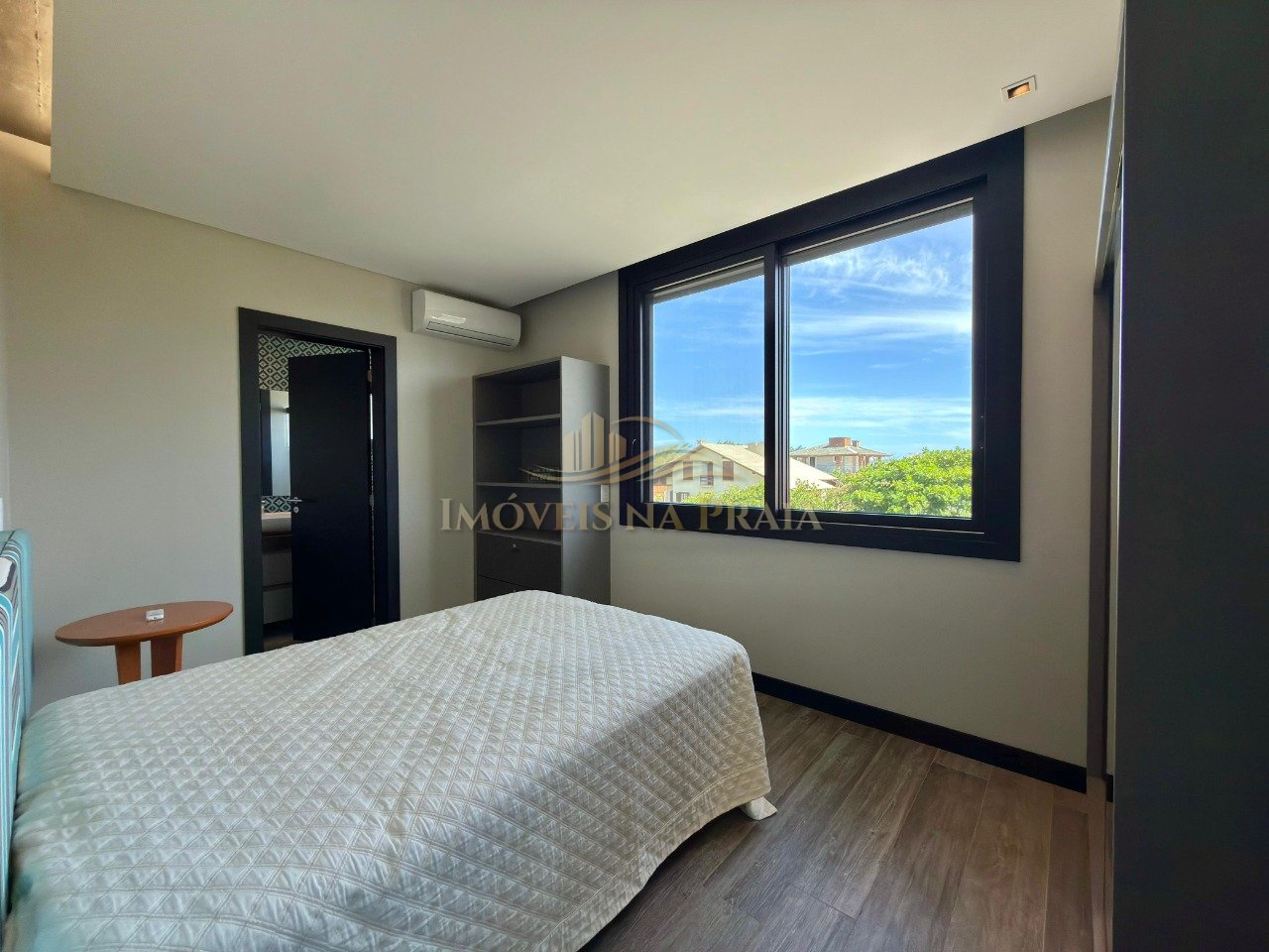 Foto 2 — Casa em Condomínio no Playa Vista.