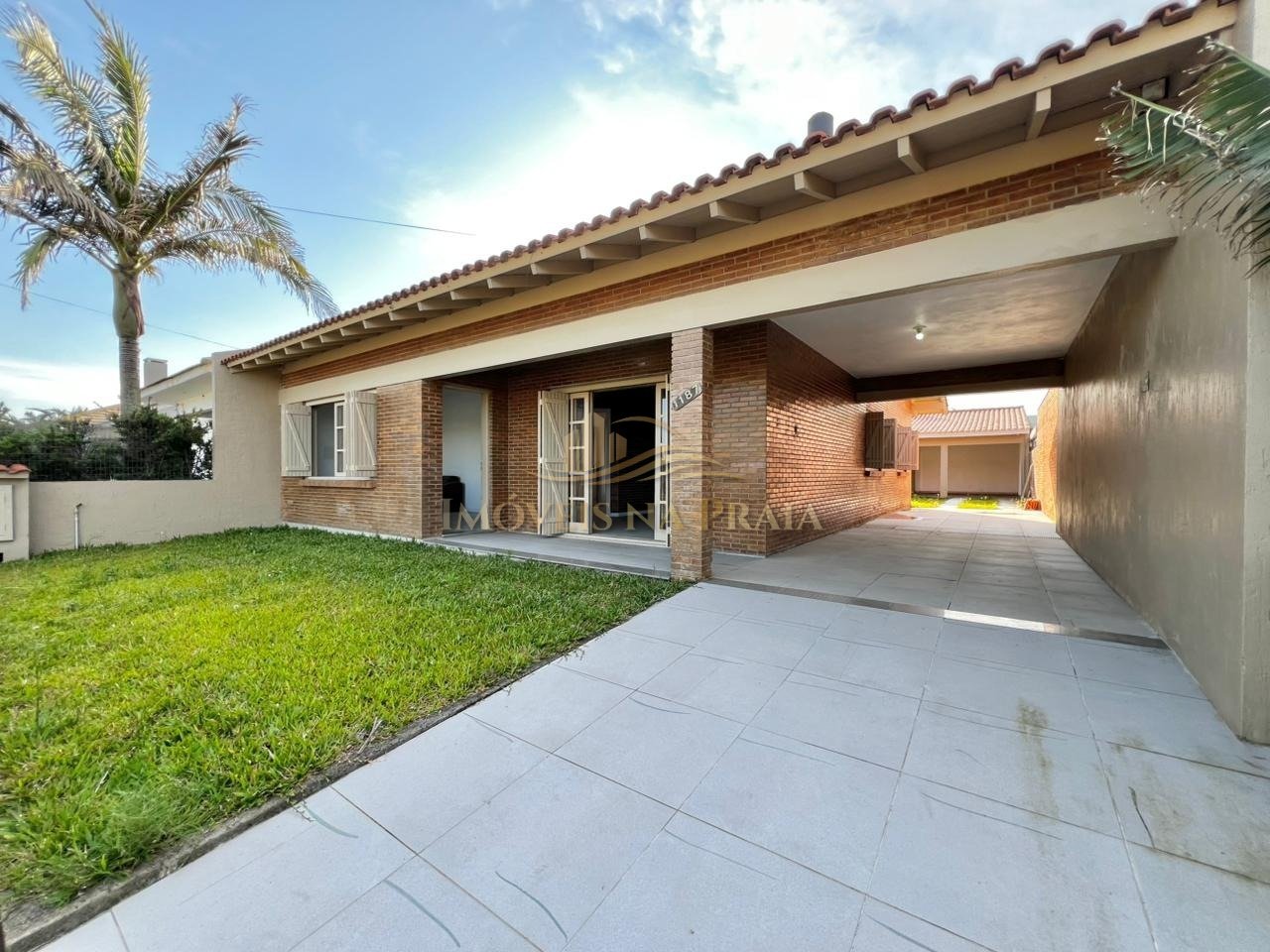 Casa 3 dormitórios no bairro Rainha do Mar