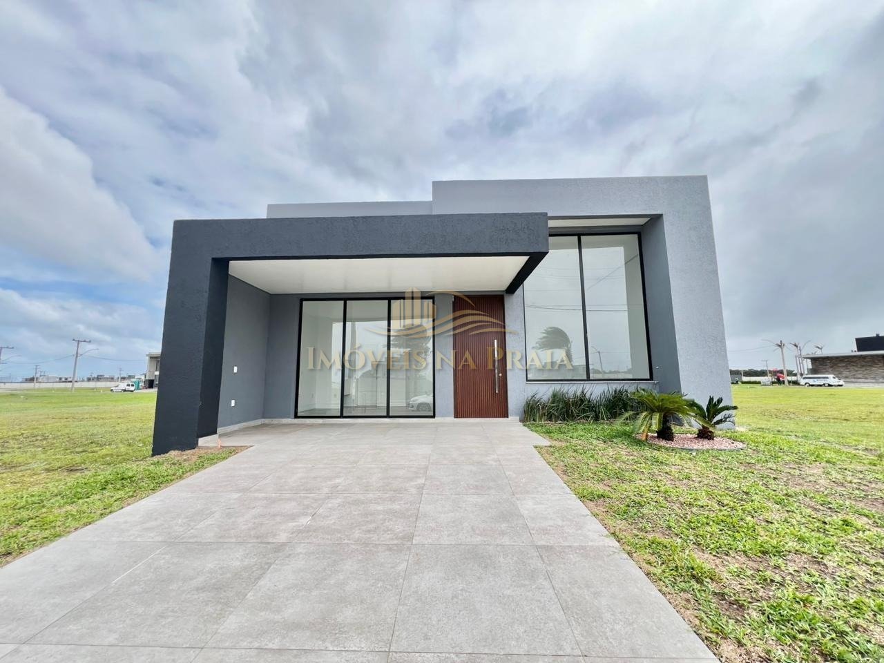 Casa em Condomínio 3 dormitórios no bairro Allure Beach Condo