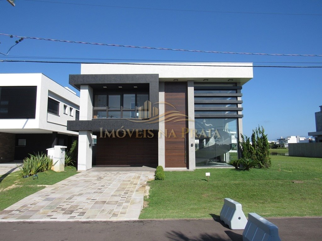 Casa em Condomínio 5 Dormitório(s) Bairro Enseada