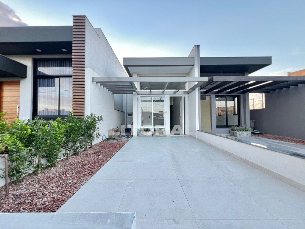 Casa 2 dormitórios no bairro Santorini