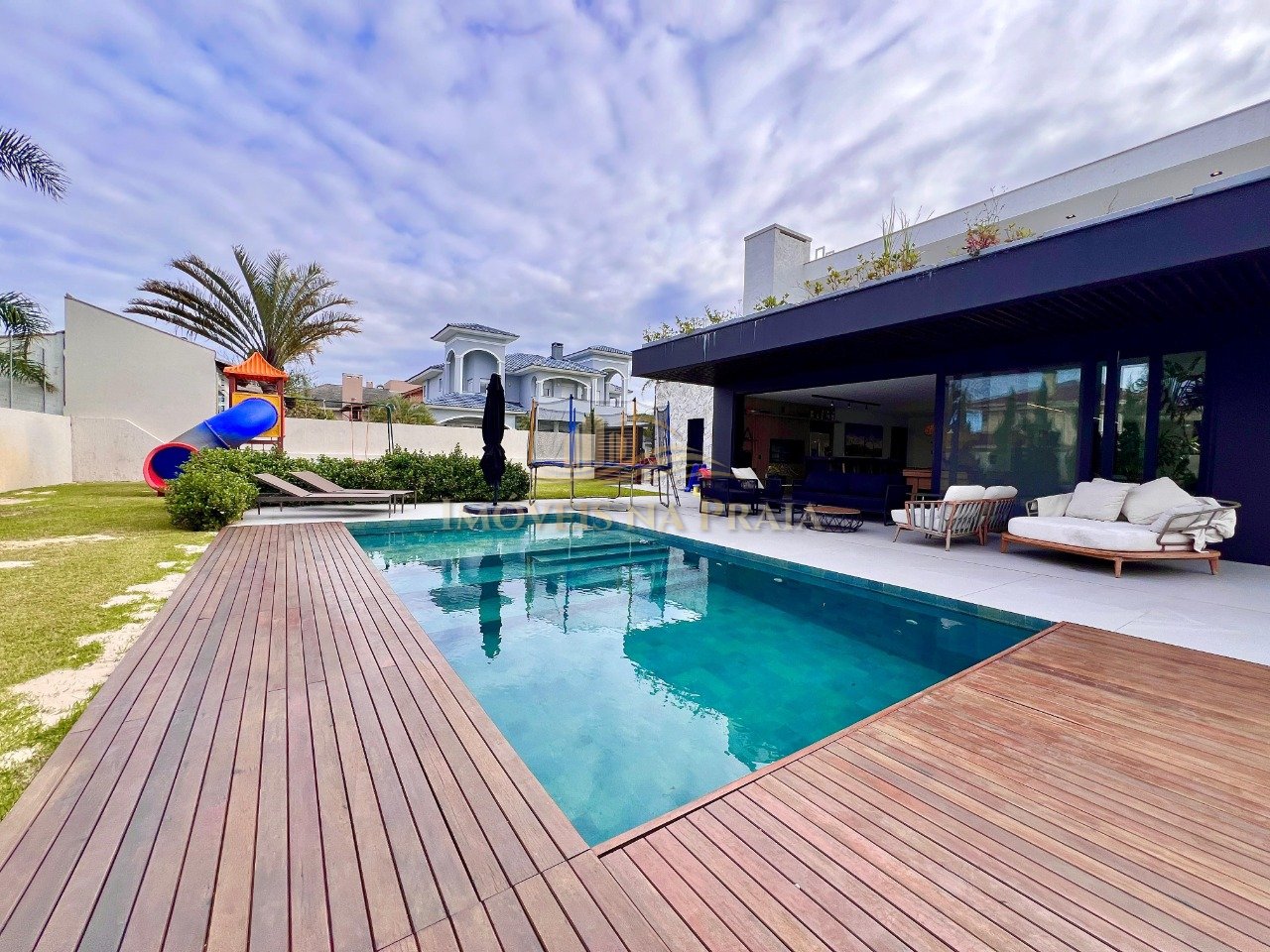 Foto 22 — Casa 6 Dormitório(s) Bairro Atlântida