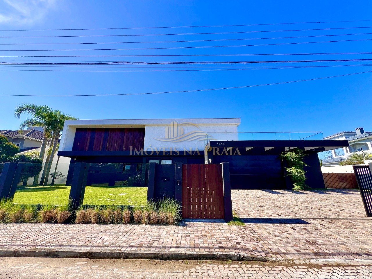 Foto 2 — Casa 6 Dormitório(s) Bairro Atlântida