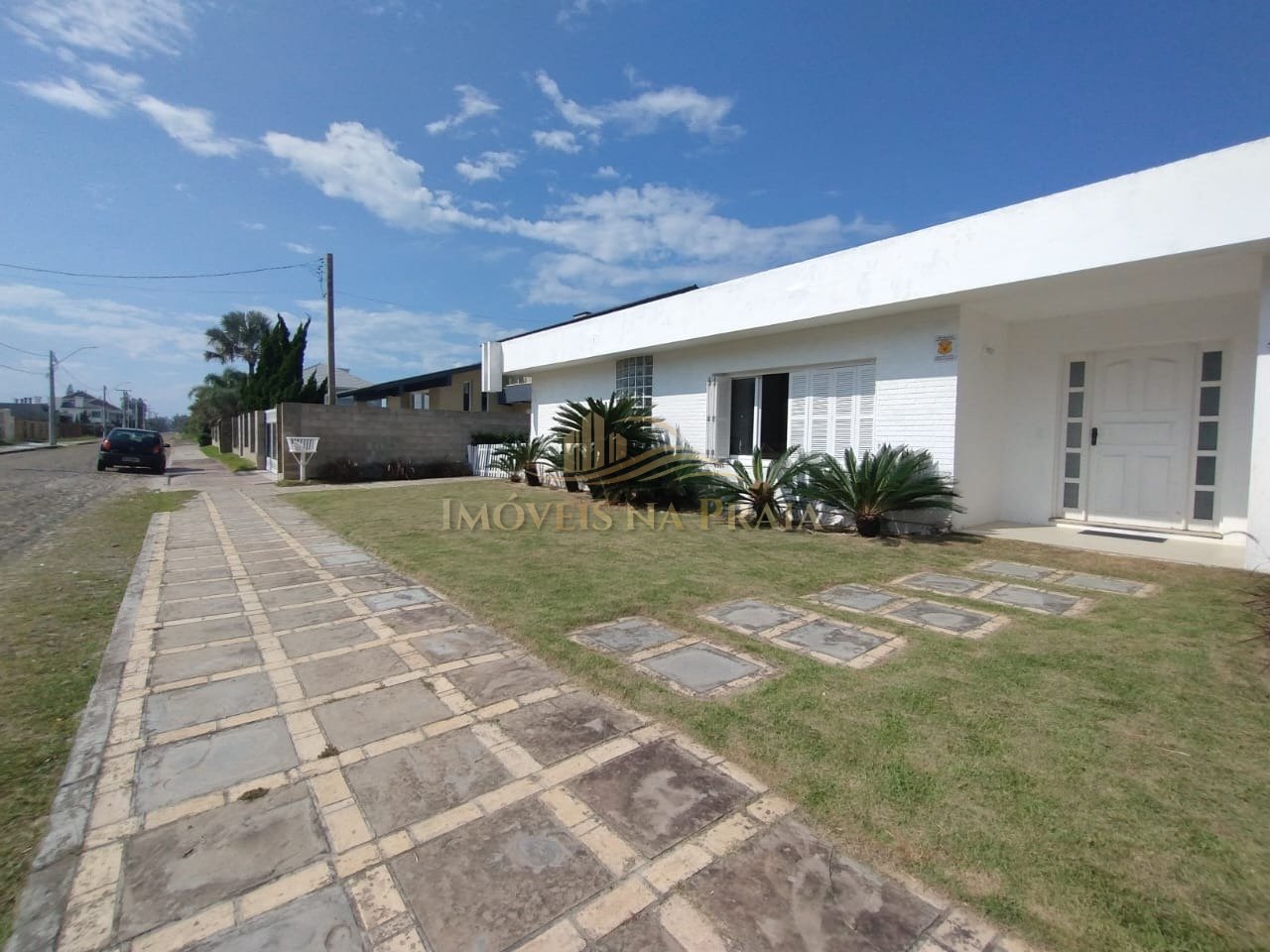 Casa 4 dormitórios no bairro Atlântida