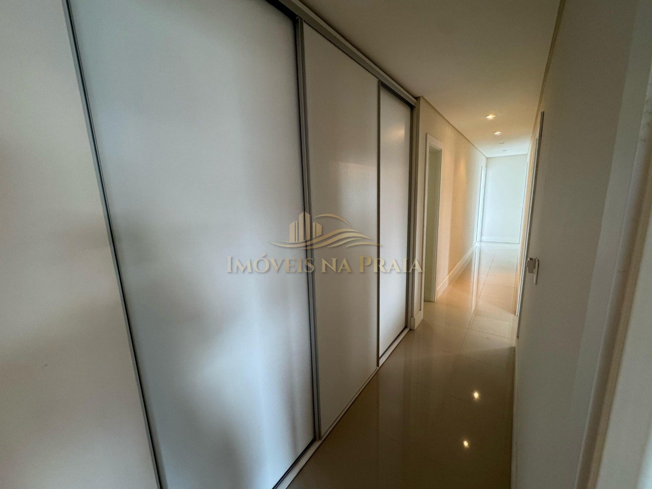 Foto 20 — Apartamento 4 Dormitório(s) Bairro Atlântida