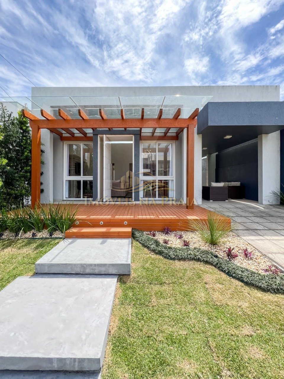 Casa em Condomínio 3 Dormitório(s) Bairro Las Palm