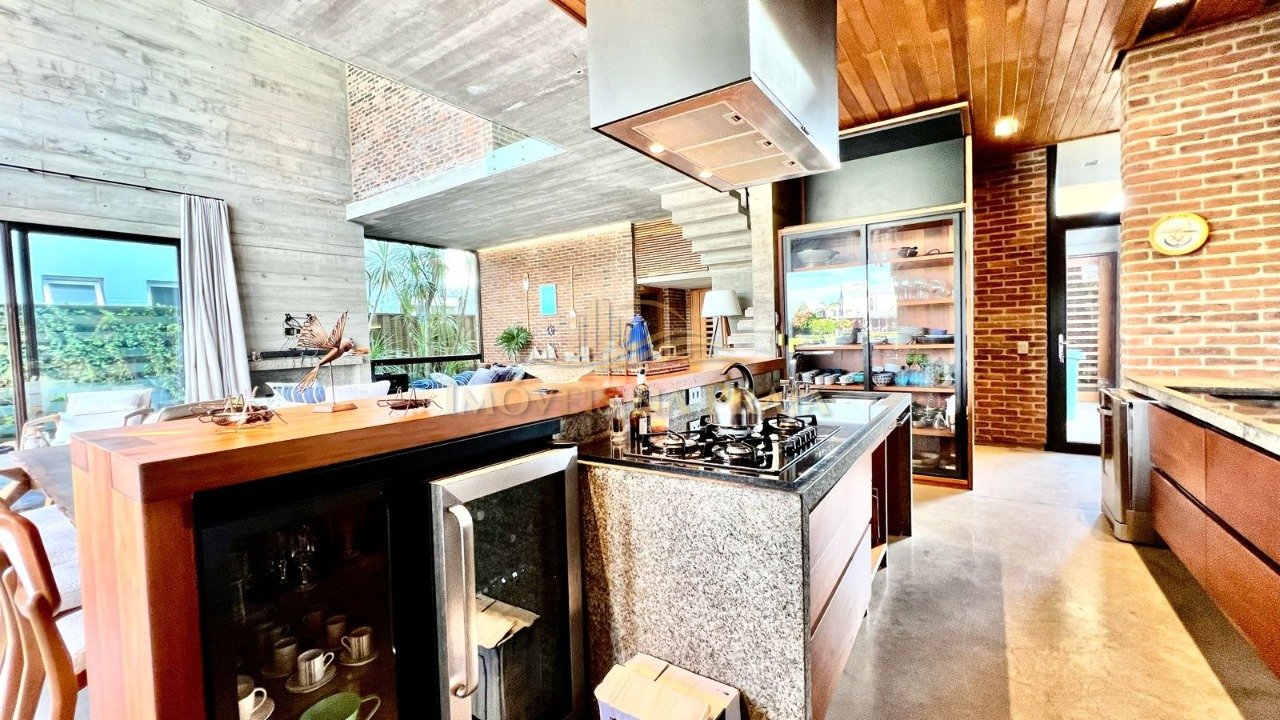 Foto 5 — Casa em Condomínio 5 Dormitório(s) Bairro Enseada