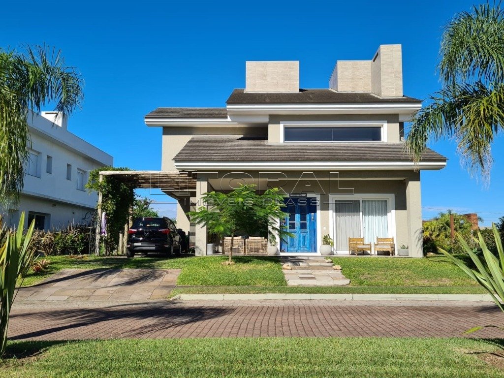 Casa em Condomínio 4 Dormitório(s) Bairro Quintas