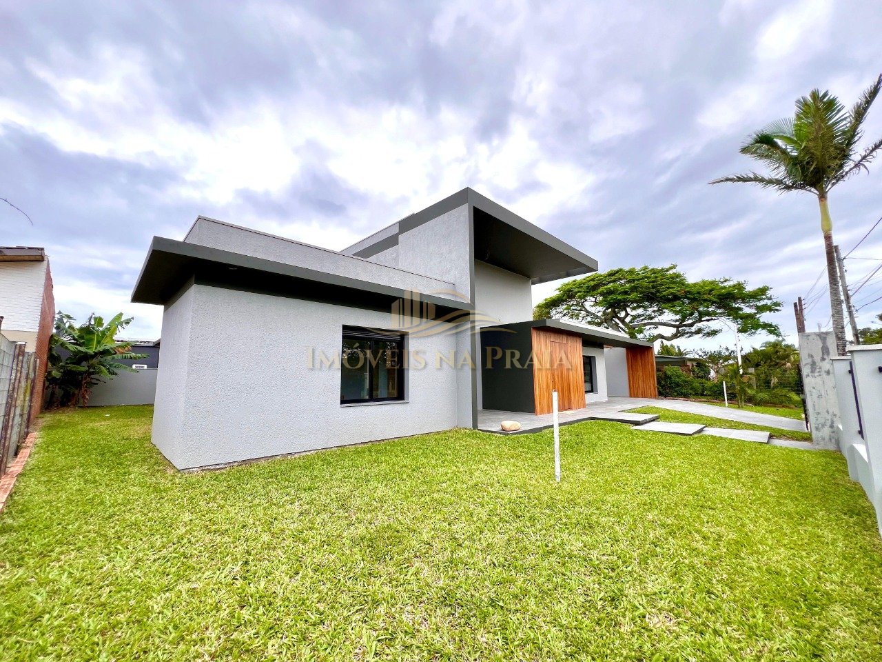 Casa 4 Dormitório(s) Bairro Atlântida