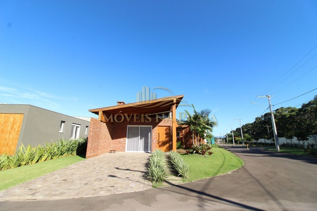 Casa em Condomínio 4 Dormitório(s) Bairro Malibu B