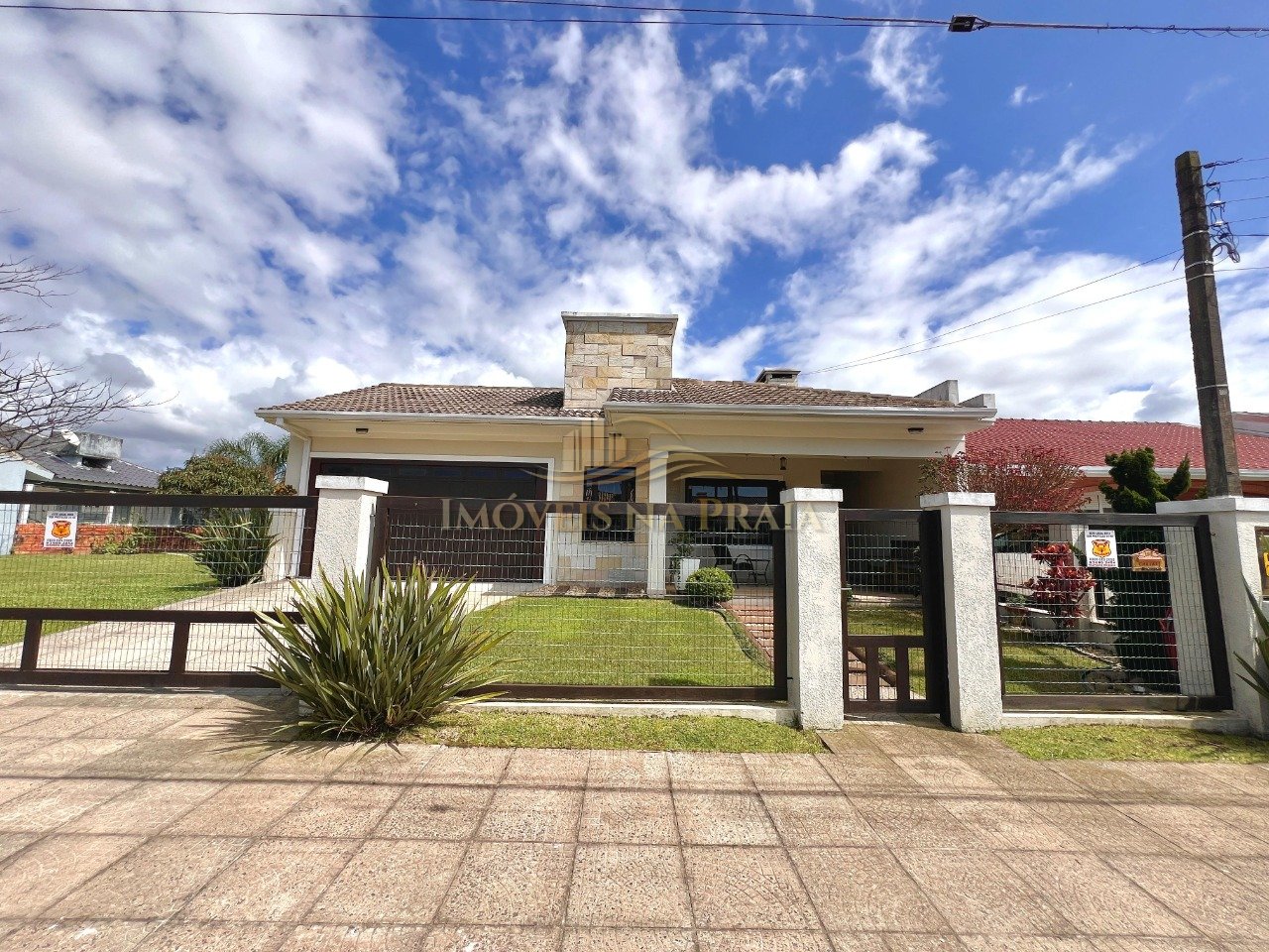 Casa 3 Dormitório(s) Bairro Centro