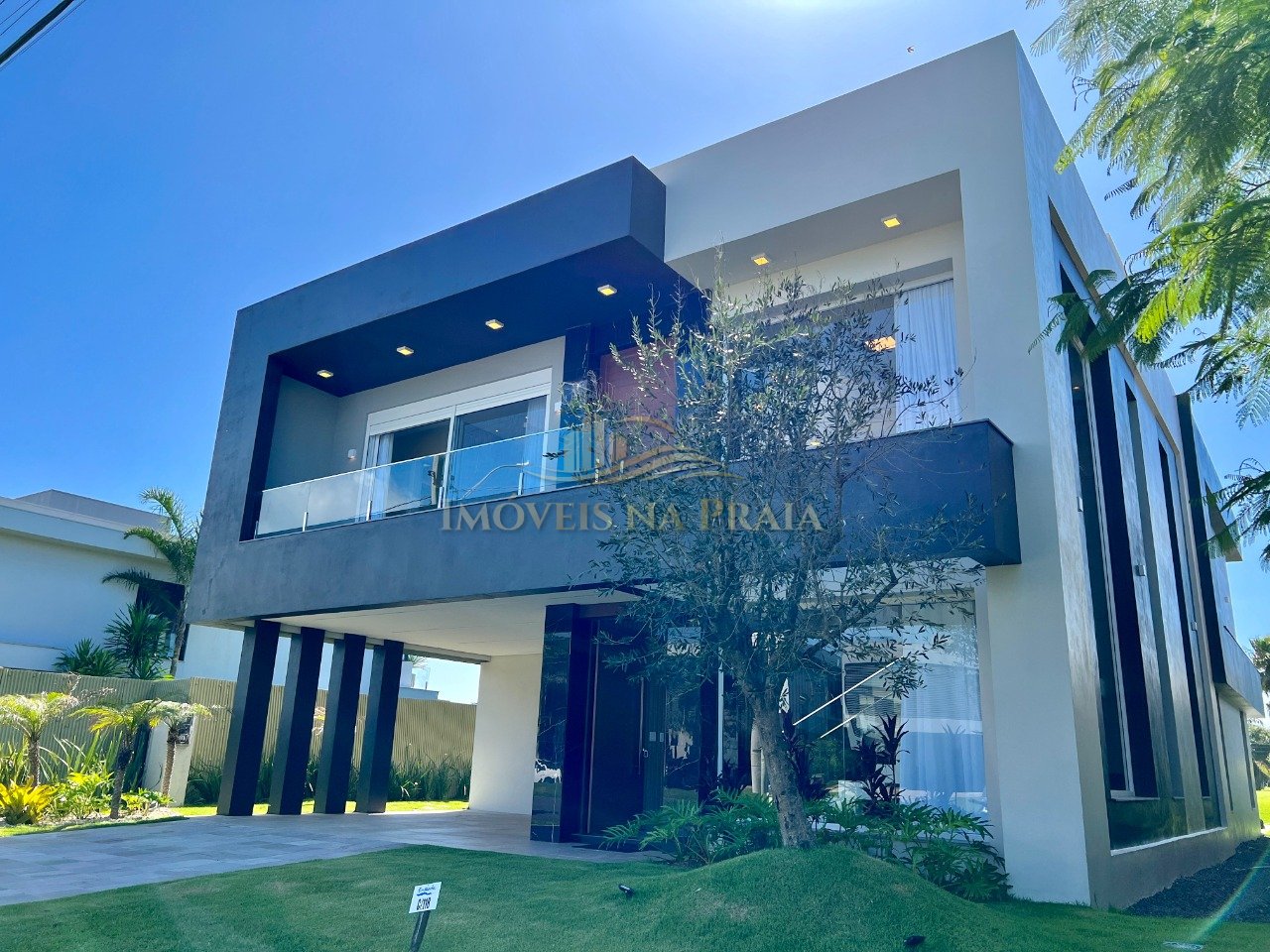 Casa em Condomínio 5 Dormitório(s) Bairro Enseada