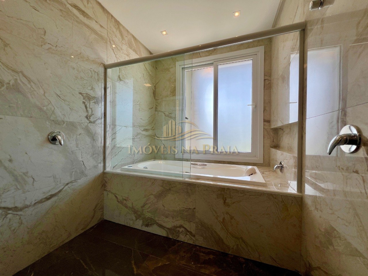 Foto 14 — Casa em Condomínio 5 Dormitório(s) Bairro Enseada