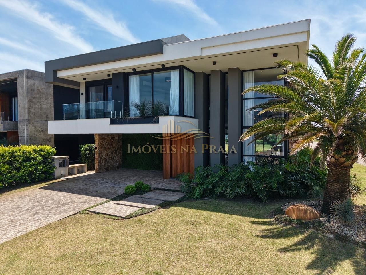 Casa em Condomínio 5 Dormitório(s) Bairro Sense Xa