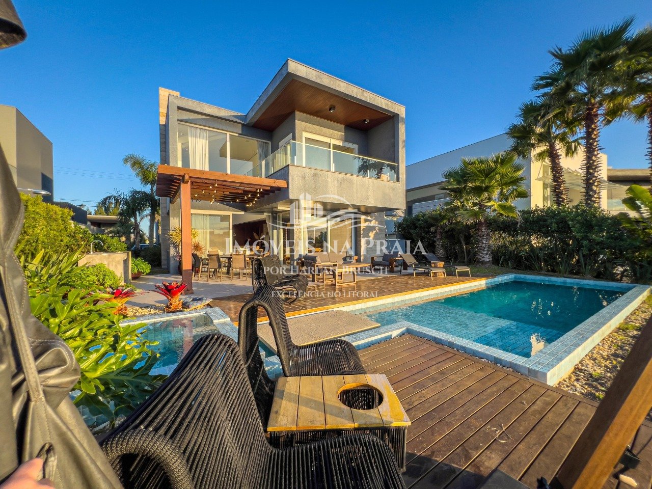 Casa em Condomínio 4 Dormitório(s) Bairro Celebrat