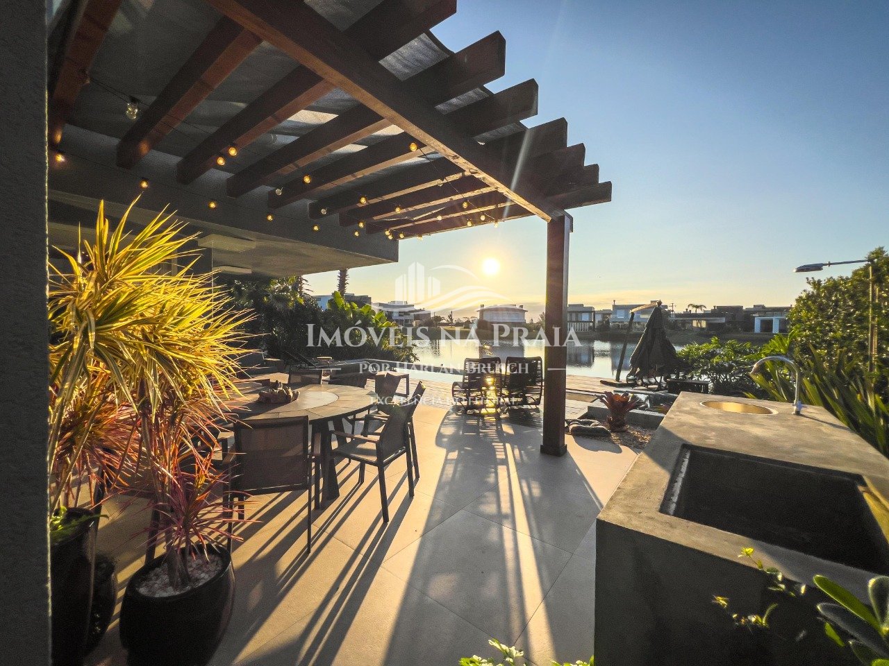 Foto 31 — Casa em Condomínio 4 Dormitório(s) Bairro Celebrat