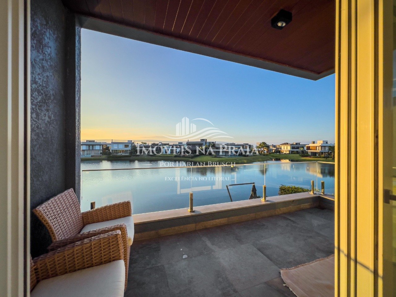 Foto 19 — Casa em Condomínio 4 Dormitório(s) Bairro Celebrat