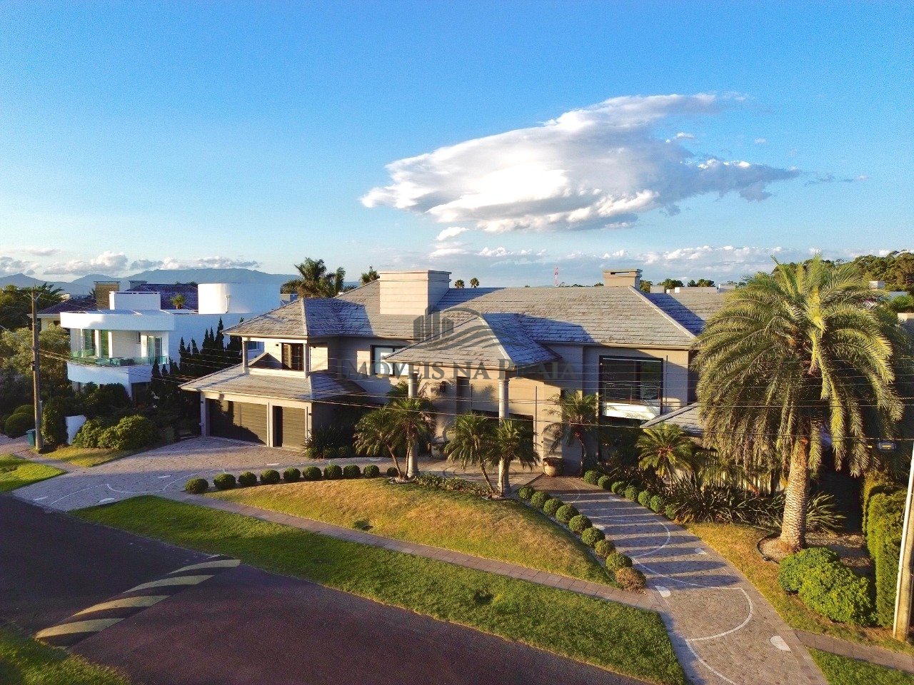 Casa em Condomínio 5 Dormitório(s) Bairro Atlântid