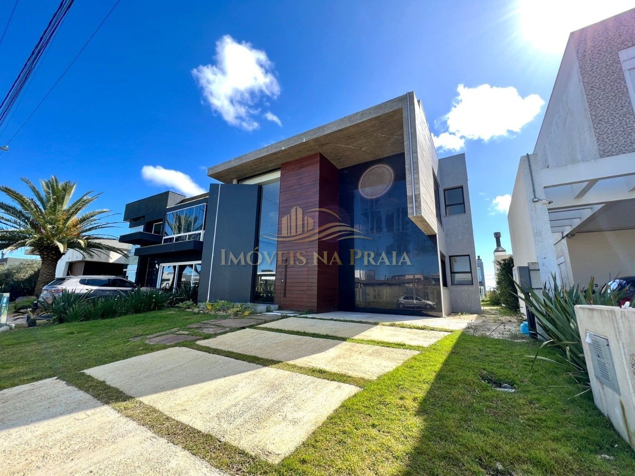 Casa em Condomínio 4 Dormitório(s) Bairro Riviera