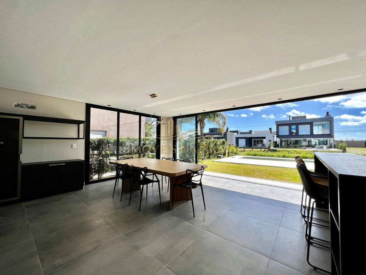 Foto 18 — Casa em Condomínio 4 Dormitório(s) Bairro Riviera