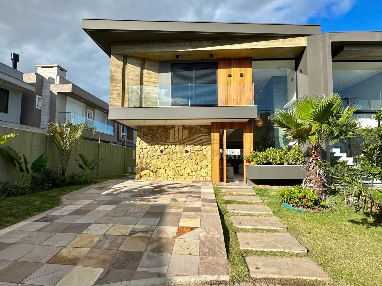 Casa em Condomínio no Sunset.