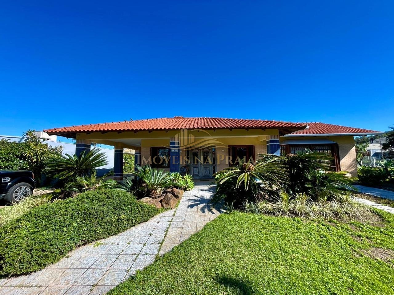 Casa 4 dormitórios no bairro Atlântida